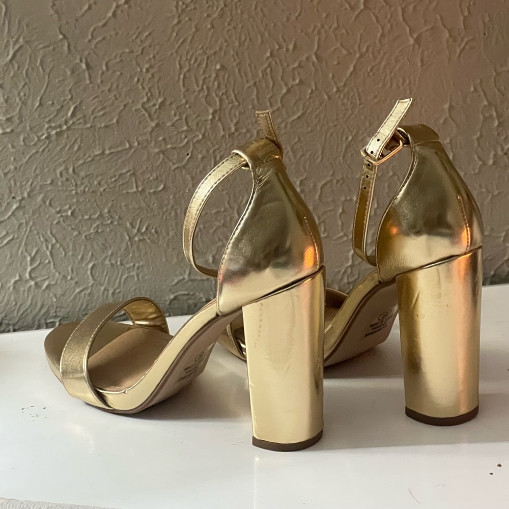 Gold Heels ✨ - Picture 2 of 2